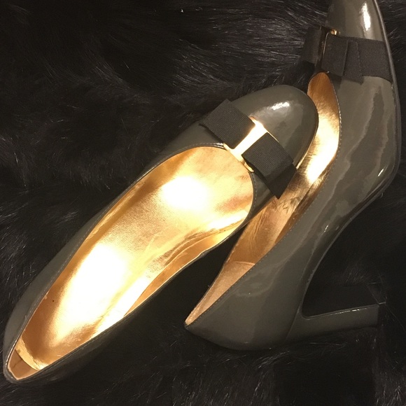 Nine West Spectator pumps. - Picture 2 of 2